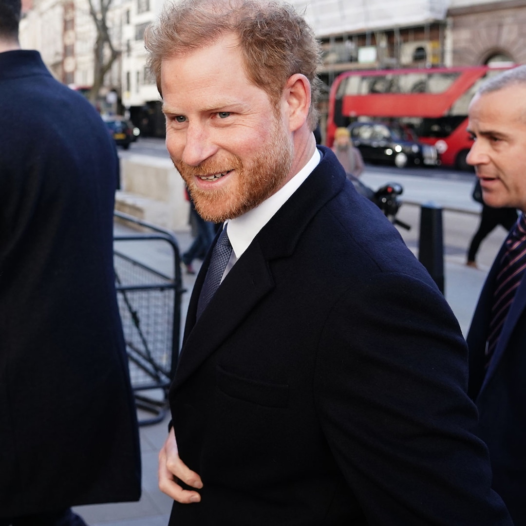 Príncipe Harry retorna a Londres para processo contra editora de tabloides